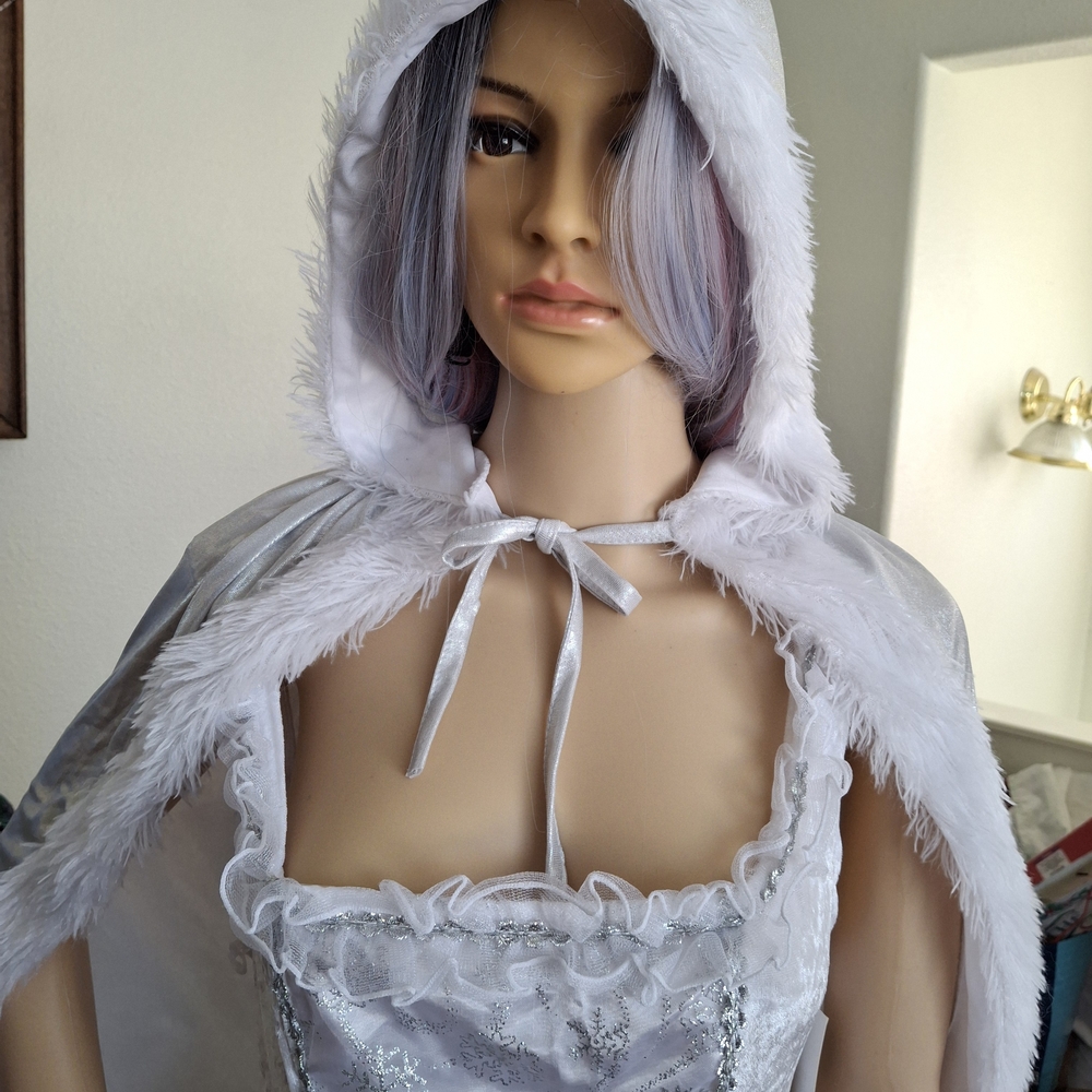 Luxurious White Hooded Cape Lingerie by [Brand]
